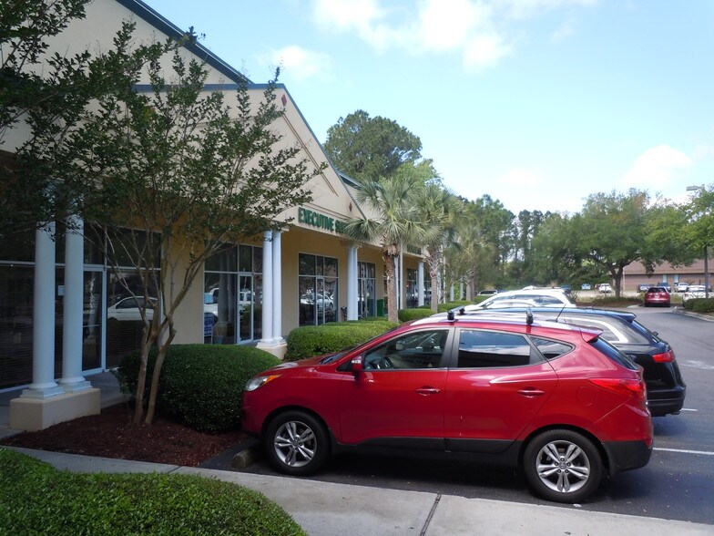 More Photos Of 70 Pennington Dr, Bluffton Unknown For Lease