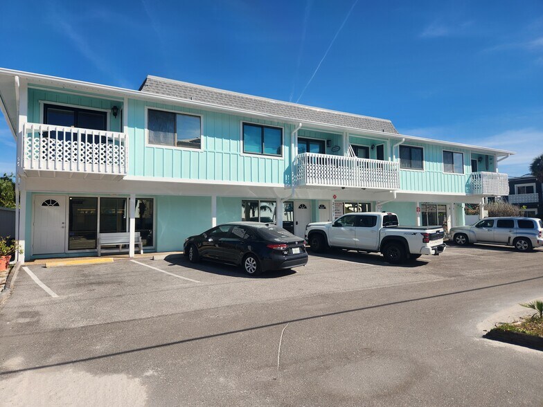 More Photos Of 2501 Gulf Dr N, Bradenton Beach, Bradenton Beach Storefront Retail Residential For Sale