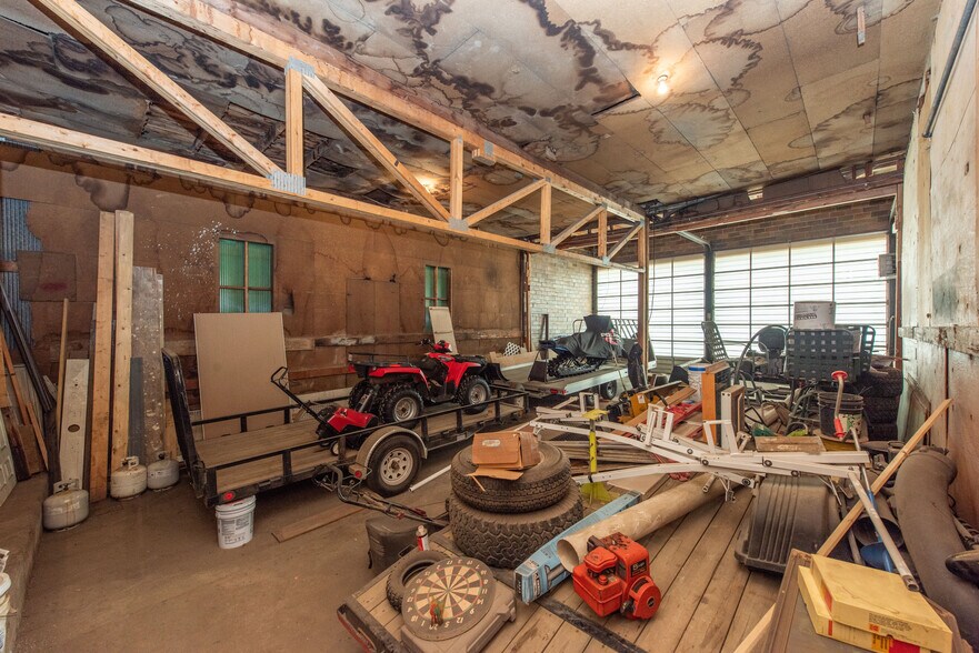 More Photos Of 250 E Villard St, Dickinson Office For Sale