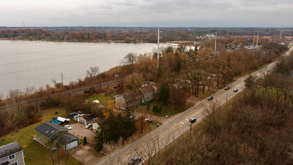 More Photos Of 40523 N Il Route 83, Antioch Apartments For Sale