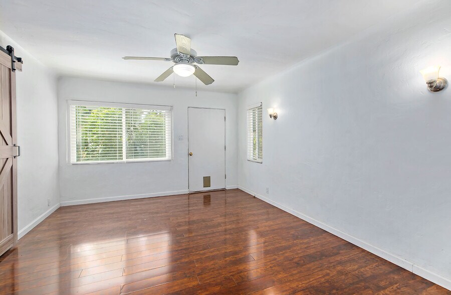 More Photos Of 2749 S Sepulveda Blvd, Los Angeles Multifamily For Sale