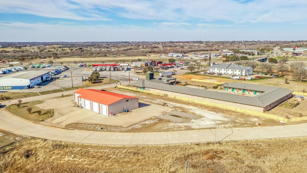 More Photos Of 2217 Old Dennis Rd, Weatherford Service For Sale