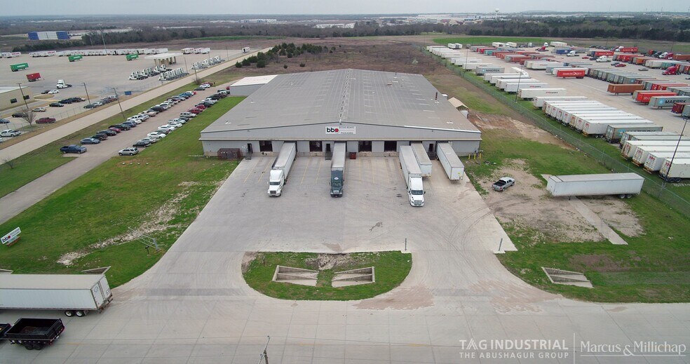 More Photos Of 1520 E Wintergreen Rd, Hutchins Industrial For Sale
