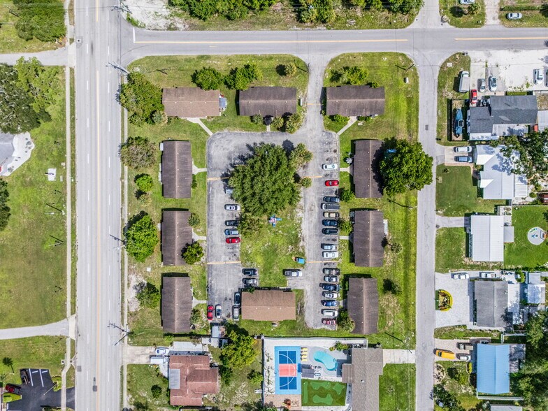 More Photos Of 5518 25th St W, Bradenton Apartments For Sale