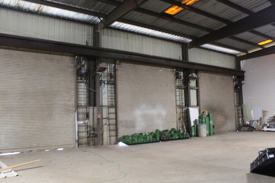 More Photos Of 507 48th St, Woodward Warehouse For Sale