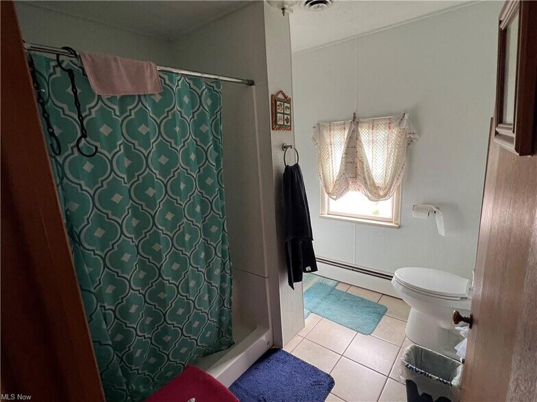 More Photos Of 180 Washington St, Conneaut Office For Sale