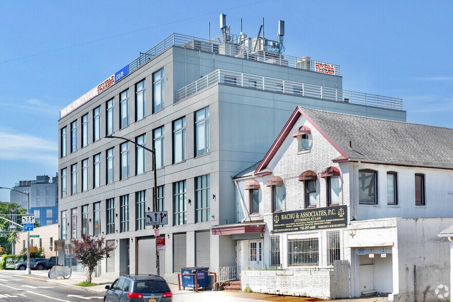 More Photos Of 136-21 Hillside Ave, Richmond Hill Medical For Lease