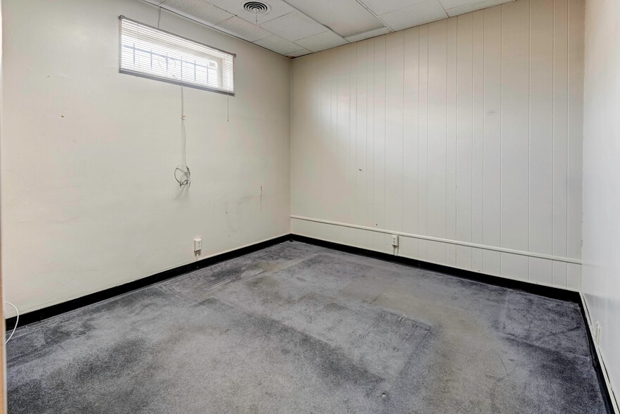 More Photos Of 4003 Pennsylvania Ave, Kansas City Office For Sale