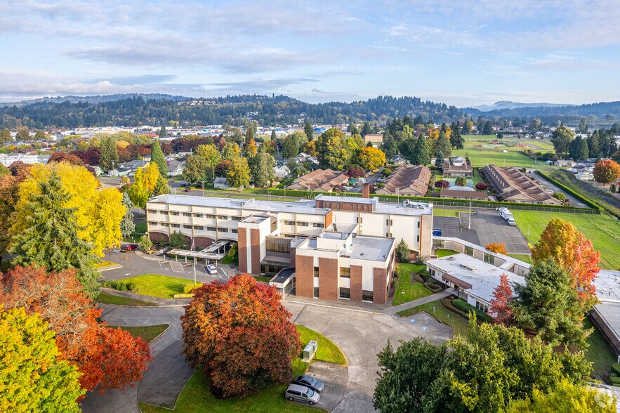 More Photos Of 600 Broadway St, Longview Medical For Sale