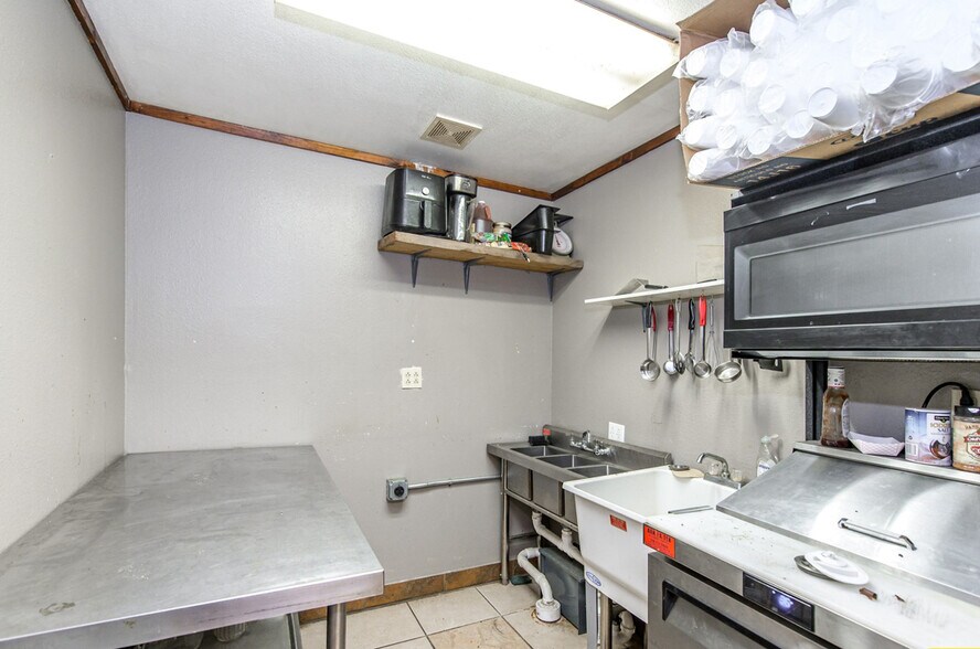 More Photos Of 104 Amber Ln, Springhill Specialty For Sale