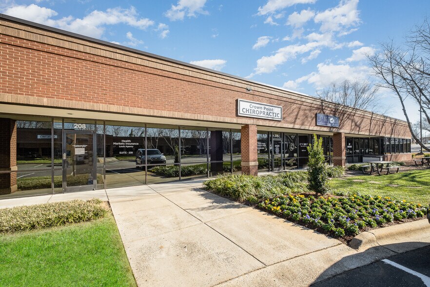 More Photos Of 1805 Sardis Rd N, Charlotte Unknown For Lease