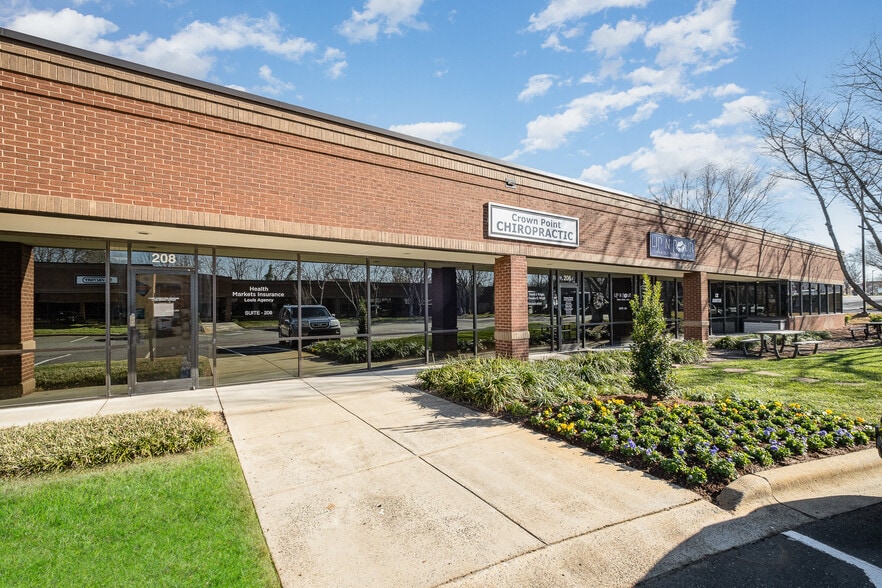 More Photos Of 1805 Sardis Rd N, Charlotte Unknown For Lease