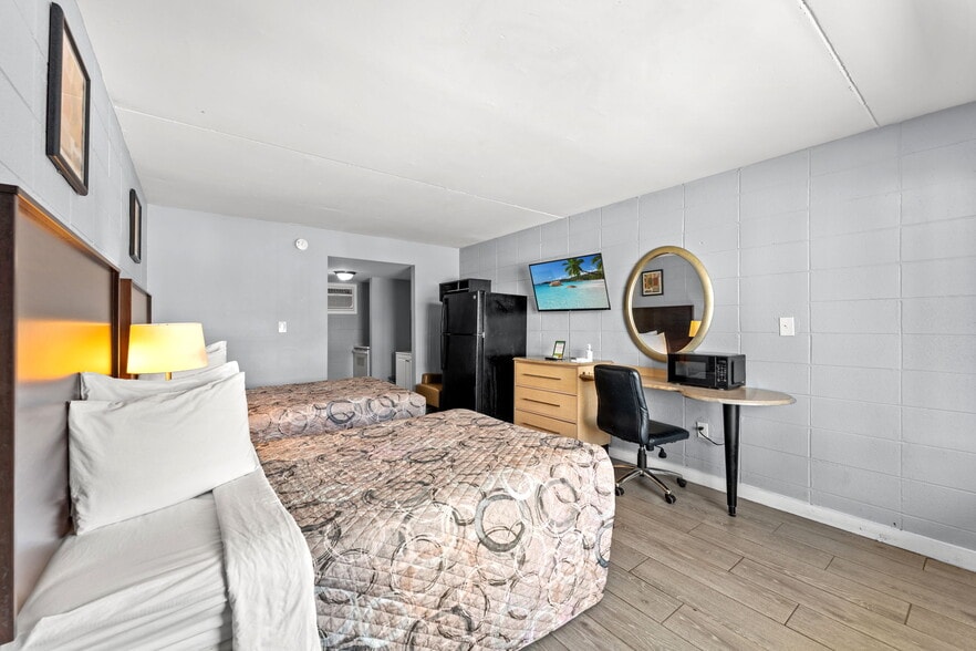 More Photos Of 1900 S Ocean Blvd, Myrtle Beach Hotel For Sale