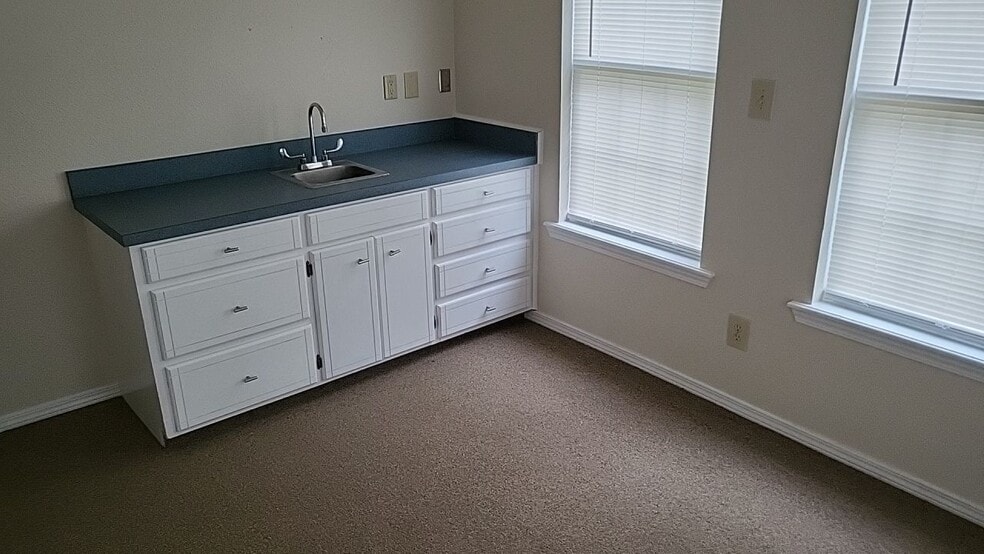 More Photos Of 214 N Oklahoma Ave, Shawnee Medical For Lease