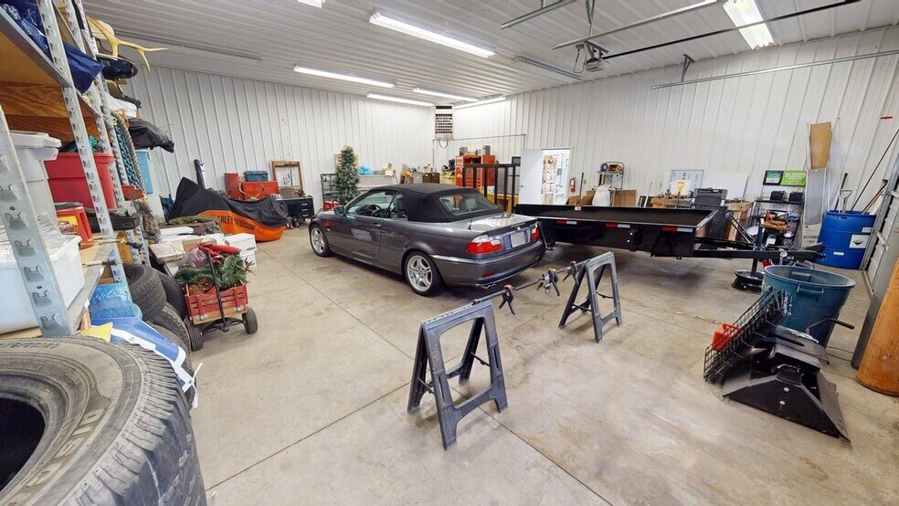 More Photos Of 115 N 6th St, Monticello General Retail For Sale
