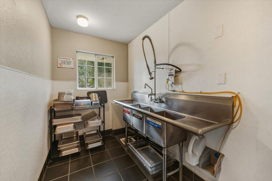 More Photos Of 11859 Tammy Way, Grass Valley Office For Sale