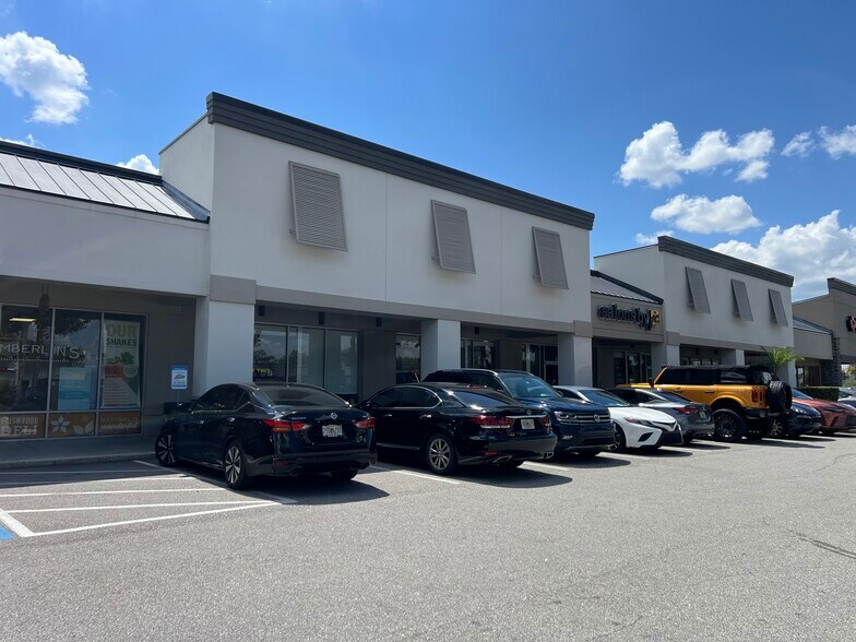 More Photos Of 4900-5032 E Colonial Dr, Orlando Storefront For Lease