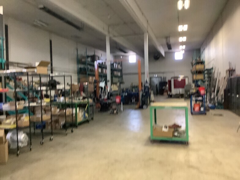 More Photos Of 242/284/292 Market St, Klamath Falls Manufacturing For Sale