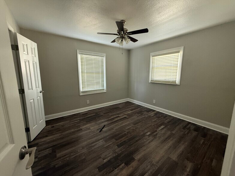More Photos Of 2225 Alma Ct, Charlotte Multifamily For Sale
