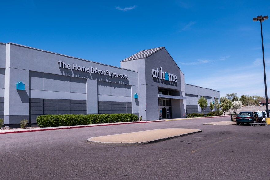 More Photos Of 1074-1078 W Riverdale Rd, Riverdale Freestanding For Lease