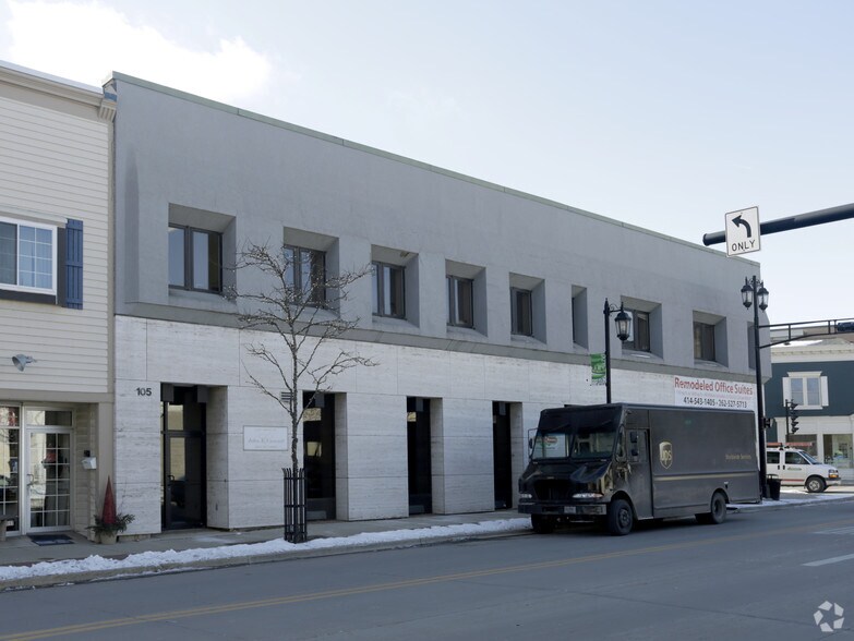 More Photos Of 105 E Wisconsin Ave, Oconomowoc Office For Lease