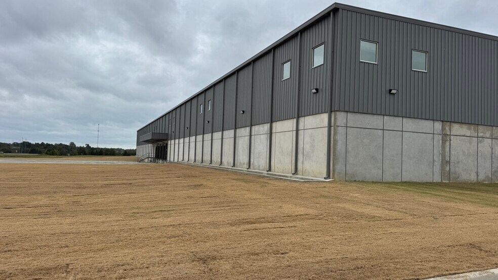 More Photos Of 17 Tab Way, Baldwyn Warehouse For Sale