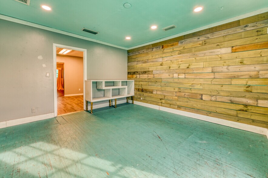 More Photos Of 1328 3rd St N, Jacksonville Beach Office For Lease