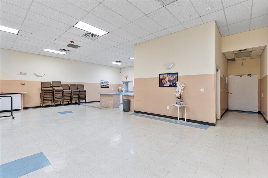 More Photos Of 2601-2699 N State Road 7, Lauderhill Unknown For Lease