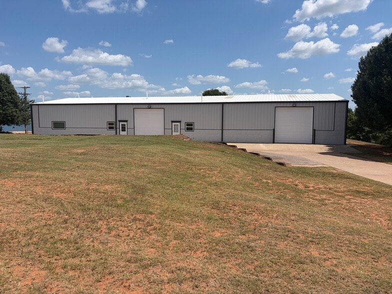Primary Photo Of 2224 NW 32nd St, Newcastle Warehouse For Lease