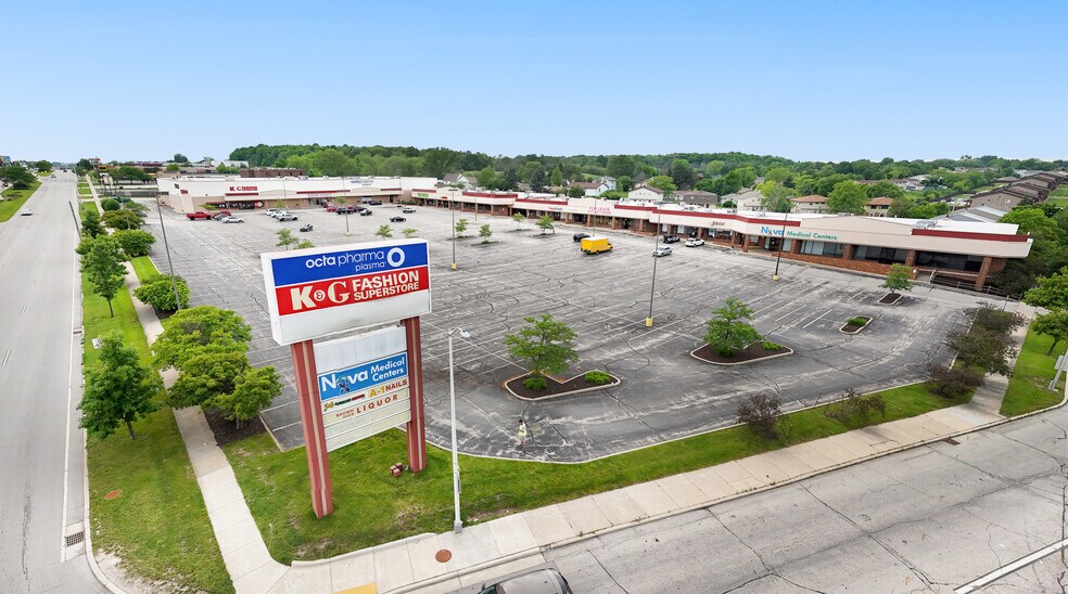 More Photos Of 8514-8564 W Brown Deer Rd, Milwaukee Unknown For Lease