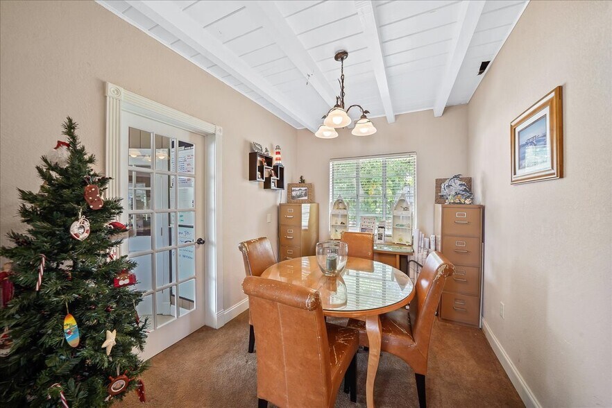 More Photos Of 342 N Orlando Ave, Cocoa Beach Light Manufacturing For Sale