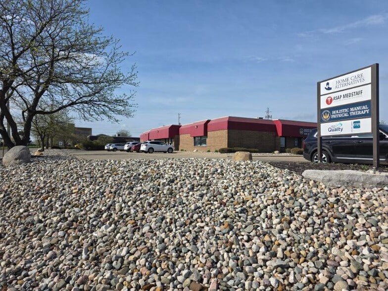 More Photos Of 5700 Executive Dr, Lansing Office For Sale