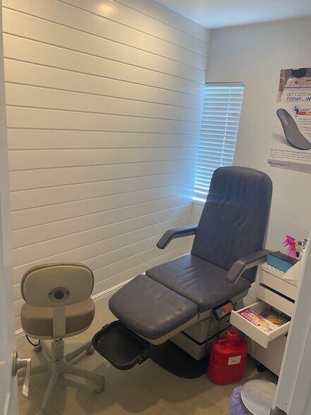 More Photos Of 4540 NW 7th St, Miami Medical For Lease