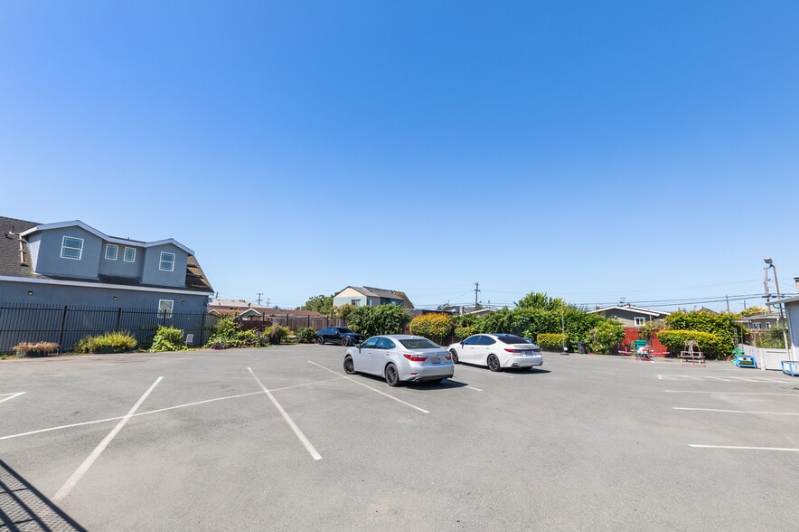 More Photos Of 671 9th St, Richmond Specialty For Sale