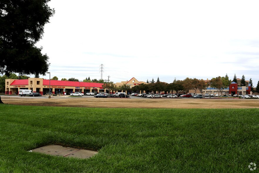 More Photos Of 2550 W El Camino Ave, Sacramento General Retail For Lease
