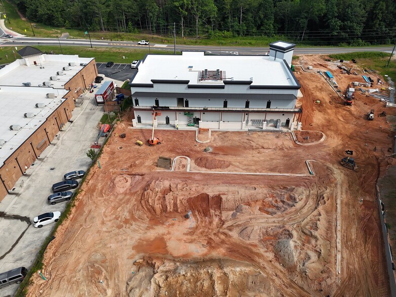 More Photos Of 90 New Cut Rd, Braselton Unknown For Lease