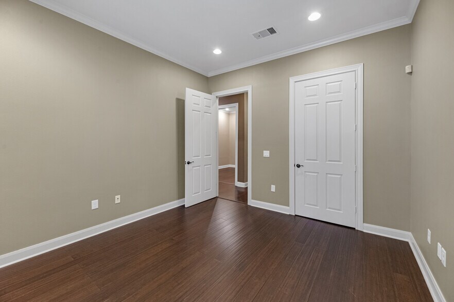 More Photos Of 4501 Cartwright Rd, Missouri City Medical For Sale