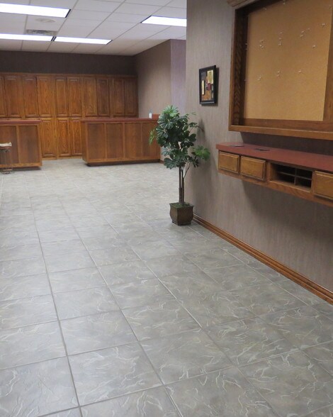 More Photos Of 626 W Main St, Fairfield Lodge Meeting Hall For Lease