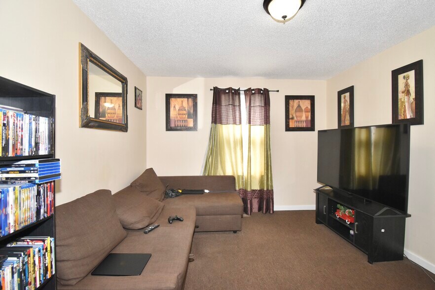 More Photos Of 855 Liberty St, Springfield Apartments For Sale