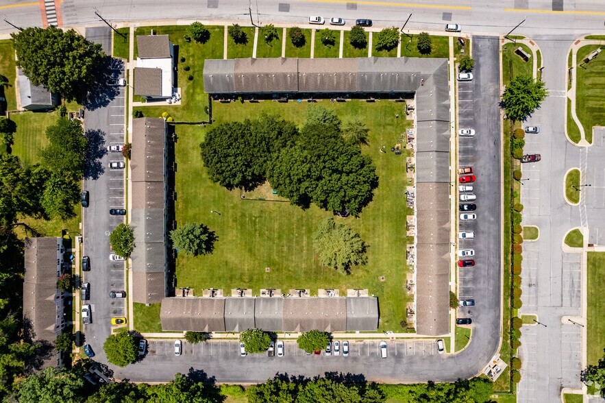 More Photos Of 41 Stemmers Run Rd, Essex Apartments For Sale