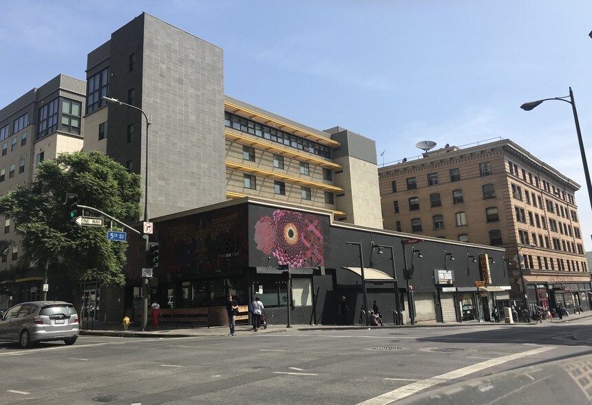 More Photos Of 103-115 E 5th St, Los Angeles Restaurant For Lease