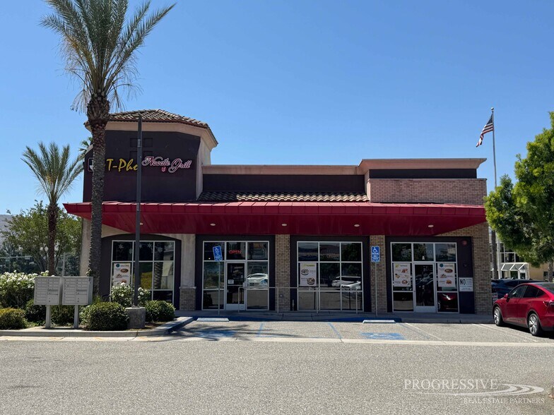 More Photos Of 10660 Sierra Ave, Fontana Storefront For Lease