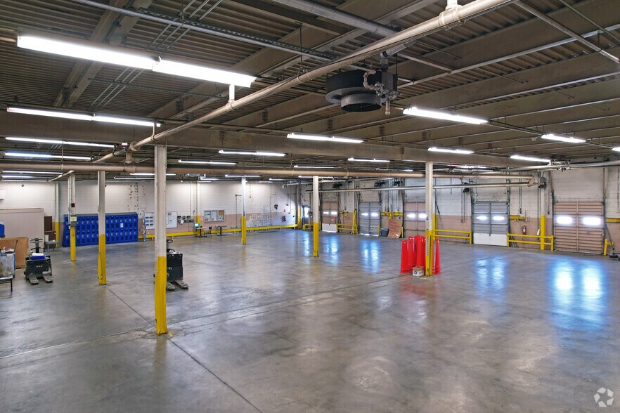 More Photos Of 572 S New St, Eden Distribution For Lease