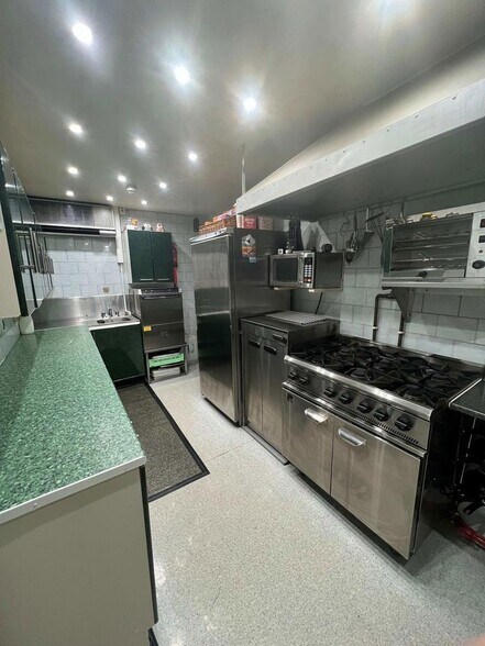 More Photos Of 29-31 Albert Rd, Blackpool Hotel For Sale