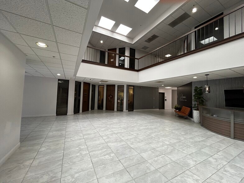 More Photos Of 14465 Webb Chapel Rd, Farmers Branch Office For Lease