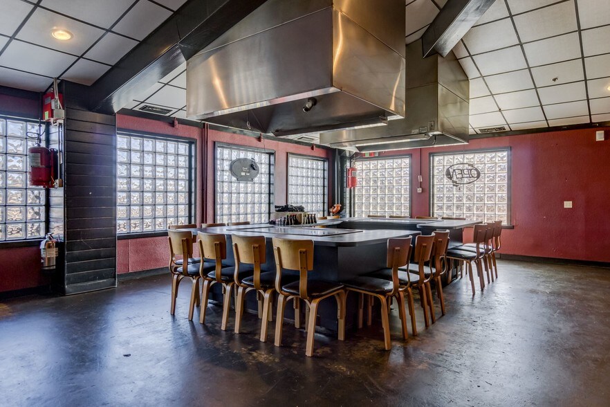 More Photos Of 401 N Spur 63, Longview Restaurant For Sale