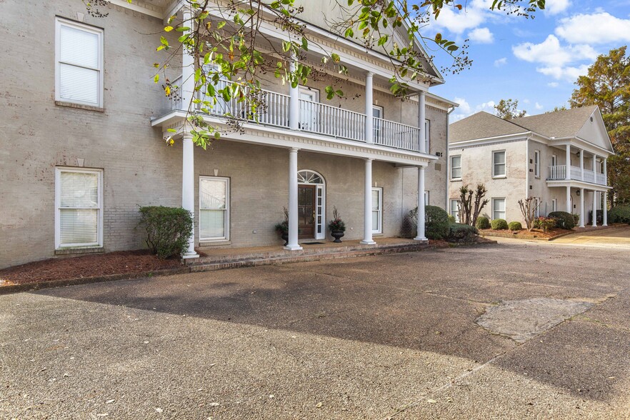 More Photos Of 403-C Towne Center Blvd, Ridgeland Office For Sale