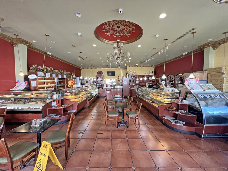 Primary Photo Of 9060 W Pico Blvd, Los Angeles Restaurant For Lease