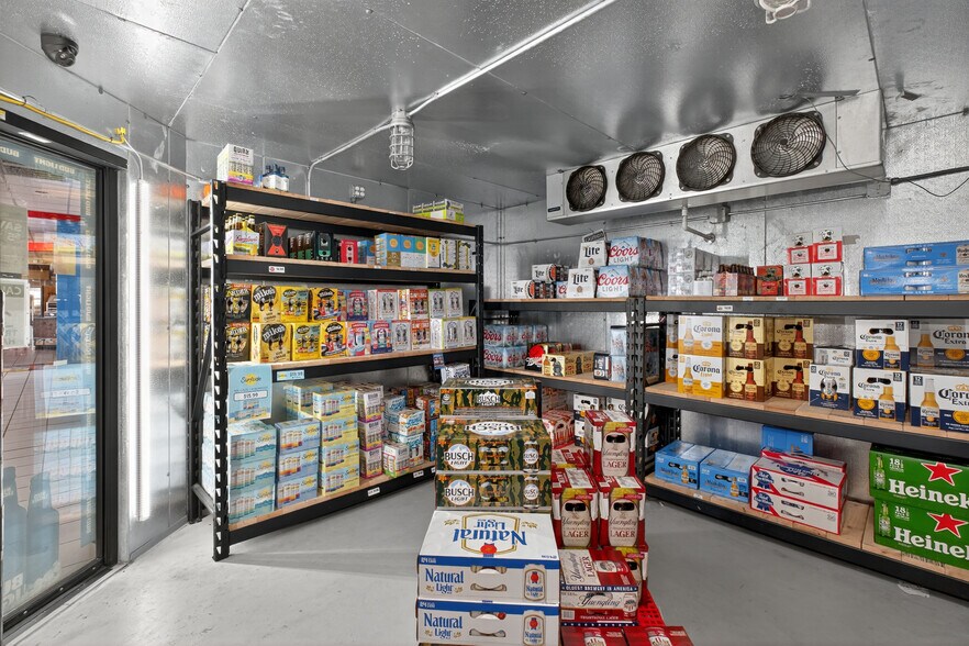 More Photos Of 690 Eyster Blvd, Rockledge Service Station For Sale