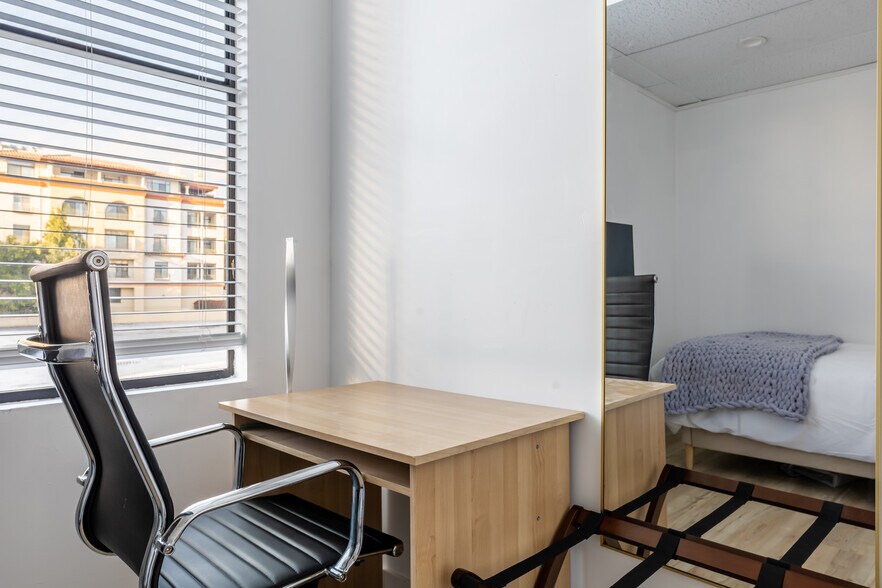 More Photos Of 744 E Walnut St, Pasadena Office Residential For Sale